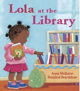 El pez rojo y Lola at the Library